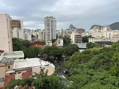 Apartamento com 2 Quartos para alugar, 70m² no Humaitá, Rio de Janeiro