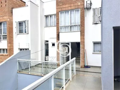 Sobrado com 3 Quartos à venda, 235m² no Country, Cascavel