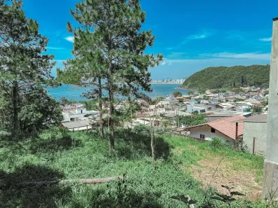 Lote/Terreno à venda, 337m² no Gravatá, Penha