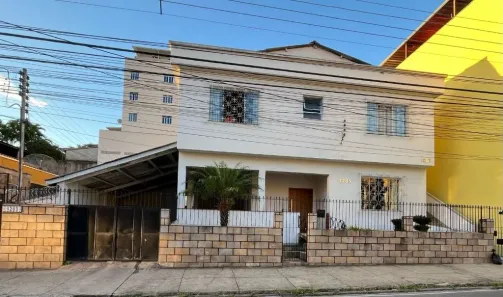 Sobrado com 3 Quartos à venda, 450m² no Manoel Honório, Juiz de Fora