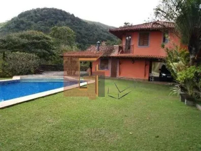 Casa de Condomínio com 5 Quartos à venda, 650m² no Cuiabá, Petrópolis