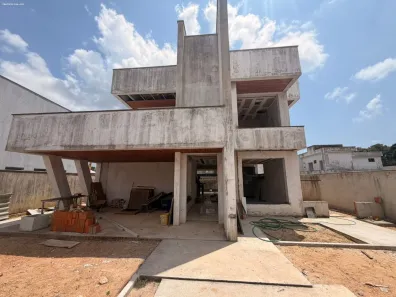 Casa com 4 Quartos à venda, 237m² no Centro, Caucaia