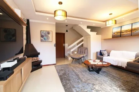 Casa de Condomínio com 3 Quartos à venda, 147m² no Cavalhada, Porto Alegre