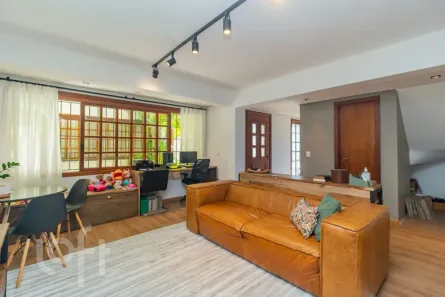 Casa de Condomínio com 3 Quartos à venda, 271m² no Três Figueiras, Porto Alegre