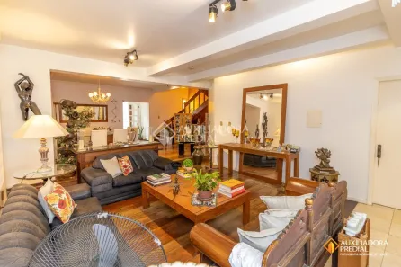 Casa com 3 Quartos à venda, 295m² no Chácara das Pedras, Porto Alegre