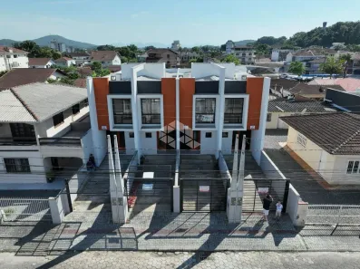 Casa com 3 Quartos à venda, 95m² no Floresta, Joinville