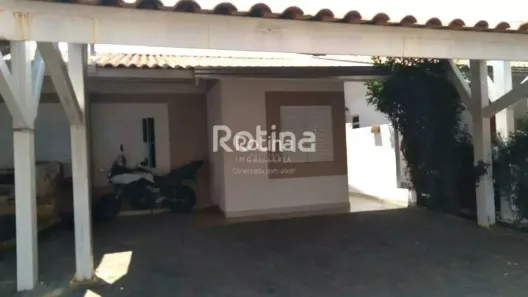Casa de Condomínio com 3 Quartos à venda, 110m² no Aclimação, Uberlândia