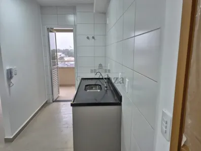 Apartamento com 3 Quartos para alugar, 68m² no Parque Industrial, São José dos Campos