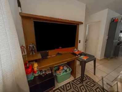 Apartamento com 2 Quartos para alugar, 49m² no Conjunto Habitacional Violim, Londrina