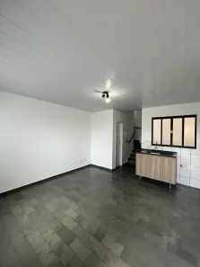 Kitnet com 1 Quarto para alugar, 54m² no Zona 08, Maringá