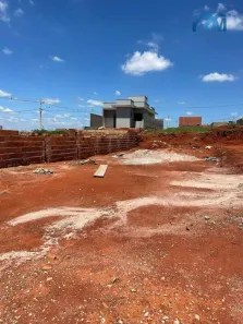 Lote/Terreno à venda, 180m² no Jardim Nair Maria, Salto