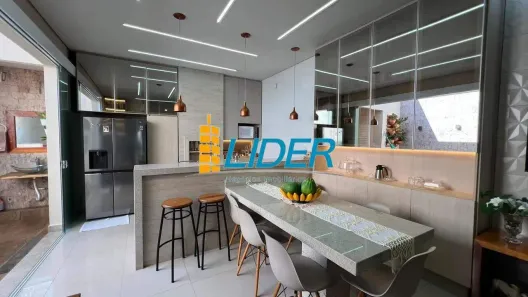 Casa de Condomínio com 5 Quartos à venda, 190m² no Jardim Sul, Uberlândia