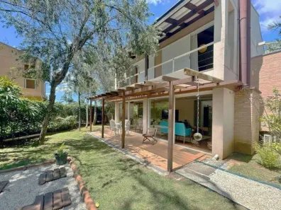 Sobrado com 4 Quartos à venda, 221m² no Chácara dos Lagos, Carapicuíba
