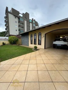 Casa com 4 Quartos à venda, 200m² no Floresta, Joinville