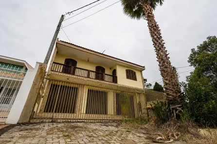 Sobrado com 3 Quartos à venda, 350m² no Capão Raso, Curitiba