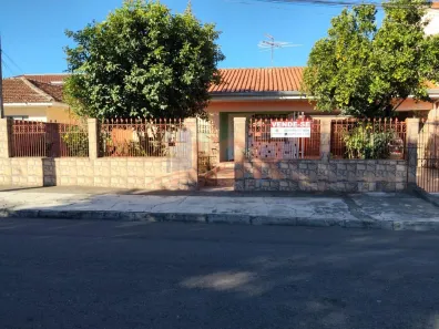 Casa com 6 Quartos à venda, 172m² no Cajuru, Curitiba