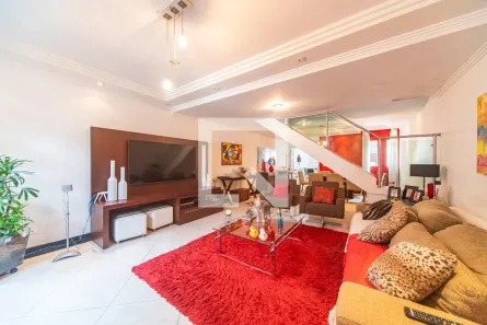 Casa com 3 Quartos à venda, 270m² no Vila Scarpelli, Santo André