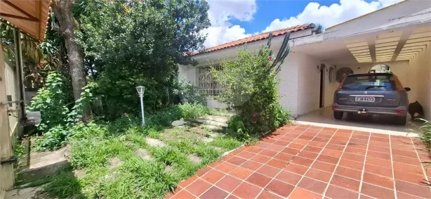 Casa com 3 Quartos para venda ou aluguel, 200m² no Horto Florestal, São Paulo