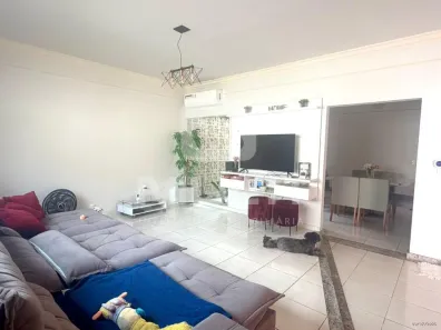 Casa com 3 Quartos à venda, 202m² no Santa Mônica, Uberlândia