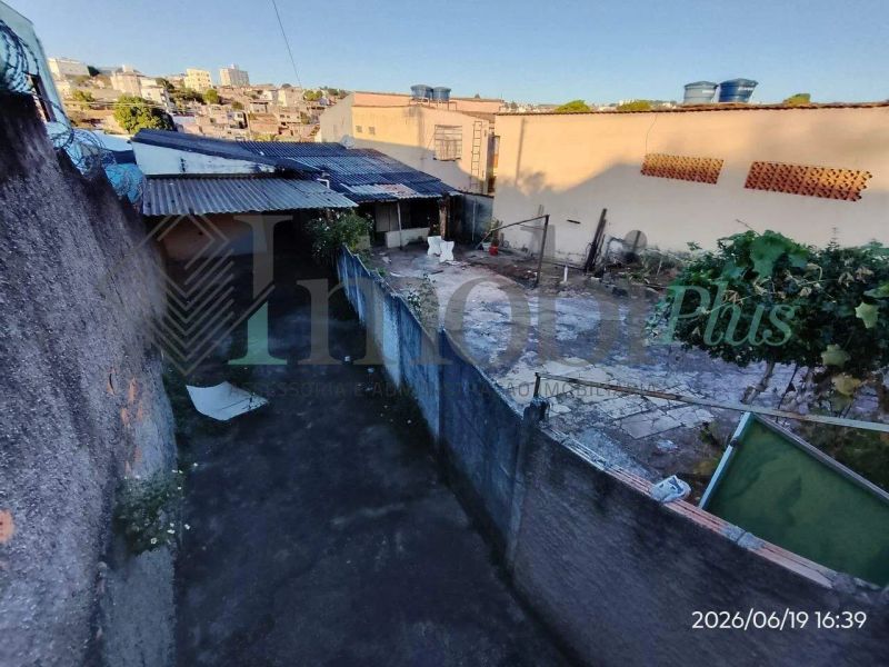 Casa com 3 quartos — Glória, Belo Horizonte