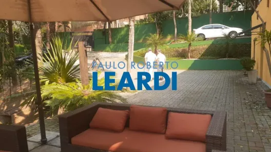 Casa com 4 Quartos para alugar, 900m² no Jardim Fonte do Morumbi, São Paulo