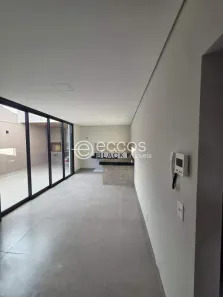 Casa com 3 Quartos à venda, 124m² no Umuarama, Uberlândia