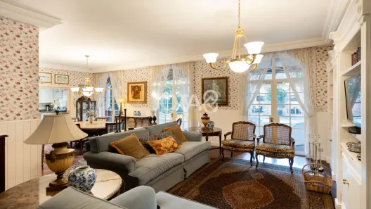Casa com 4 Quartos à venda, 566m² no Santa Felicidade, Curitiba