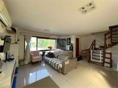 Casa de Condomínio com 3 Quartos para alugar, 118m² no Medianeira, Porto Alegre