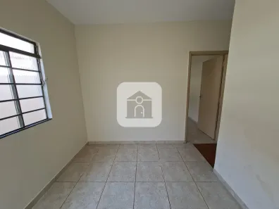 Casa com 2 Quartos para alugar, 51m² no Martins, Uberlândia