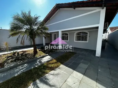Casa com 4 Quartos à venda, 208m² no Jardim Britânia, Caraguatatuba