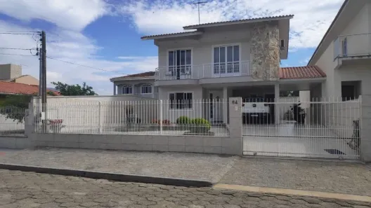 Casa com 3 Quartos à venda, 209m² no Centro, Palhoça