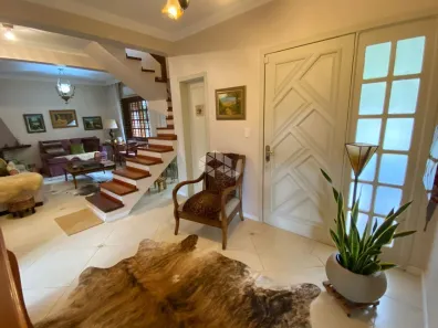 Casa com 3 Quartos à venda, 200m² no Espírito Santo, Porto Alegre