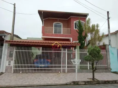 Sobrado com 3 Quartos à venda, 182m² no Vila São José, Taubaté