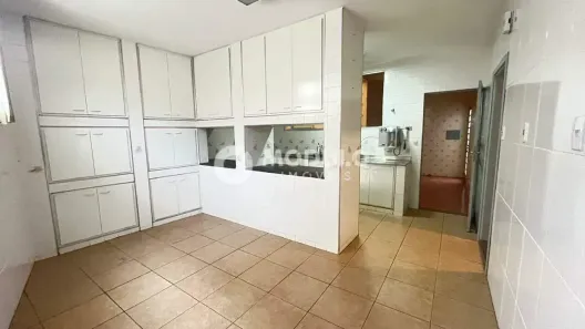 Casa com 4 Quartos para alugar, 200m² no Centro, Uberlândia