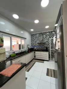 Casa de Condomínio com 3 Quartos à venda, 240m² no Loteamento Villa Branca, Jacareí