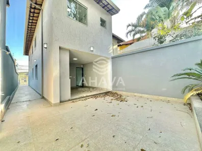 Casa com 3 Quartos à venda, 200m² no Trevo, Belo Horizonte