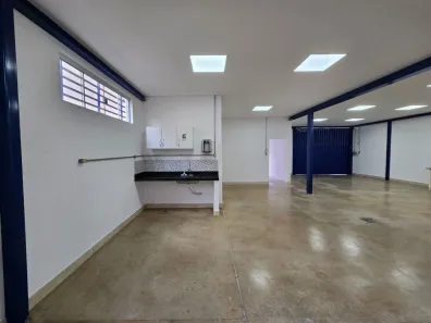 Galpão/Depósito/Armazém à venda, 321m² no Novo Mundo, Uberlândia