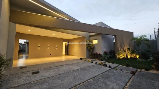 Casa com 3 Quartos à venda, 210m² no Carandá Bosque, Campo Grande