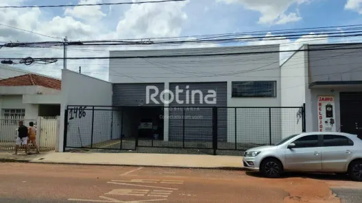 Galpão/Depósito/Armazém para alugar, 250m² no Martins, Uberlândia