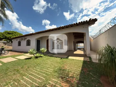 Imóvel Comercial com 2 Quartos para alugar, 600m² no Vigilato Pereira, Uberlândia