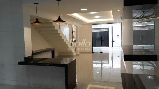 Sobrado com 3 Quartos à venda, 185m² no Dona Zulmira, Uberlândia
