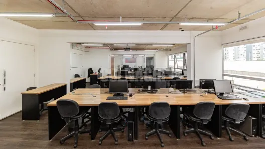 Sala Comercial à venda, 120m² no Chácara das Pedras, Porto Alegre