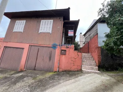 Casa com 2 Quartos à venda, 80m² no Medianeira, Caxias do Sul
