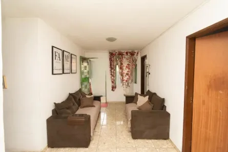 Casa com 6 Quartos à venda, 200m² no Conjunto Água Branca, Contagem