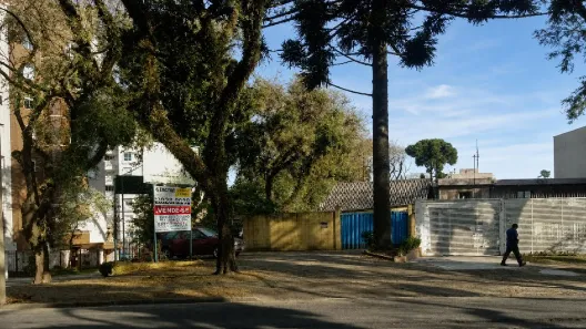 Lote/Terreno com 1 Quarto à venda, 313m² no Vila Izabel, Curitiba