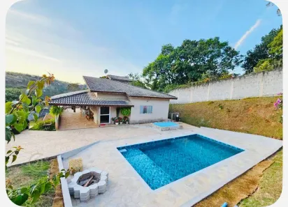Fazenda/Sítio com 4 Quartos à venda, 200m² no Jardim Estância Brasil, Atibaia