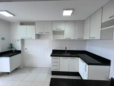 Apartamento com 3 Quartos para alugar, 80m² no Vila Bosque, Maringá