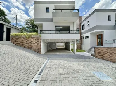 Casa com 3 Quartos à venda, 366m² no Chácara do Refúgio, Carapicuíba
