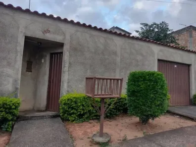 Casa com 2 Quartos à venda, 360m² no Nazaré, Contagem