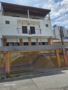 Casa com 3 Quartos para venda ou aluguel, 303m² no Chácara Seis de Outubro, São Paulo